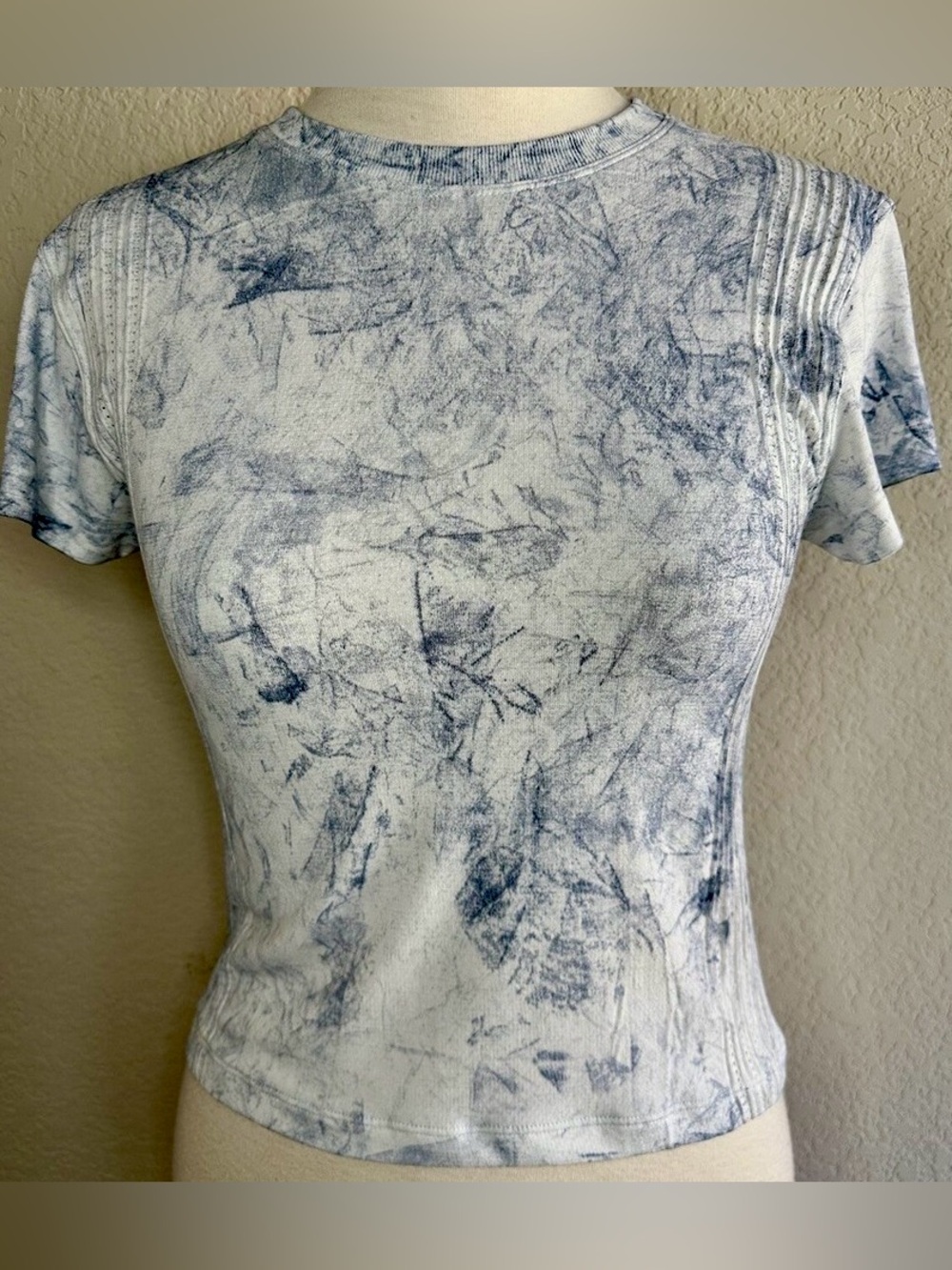 Lululemon Train to Be Short Sleeve Shirt - White/Blue Luna Tie Dye